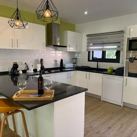 D - Delightful With Free Private Parking 公寓 *