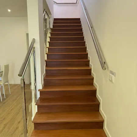 D - Delightful With Free Private Parking 公寓 马希库