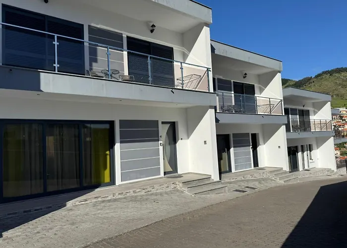 D - Delightful With Free Private Parking Apartamento