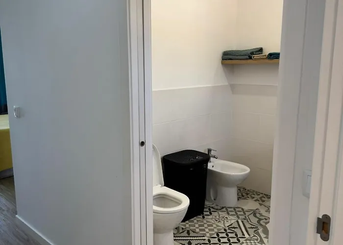 D - Delightful With Free Private Parking Apartamento