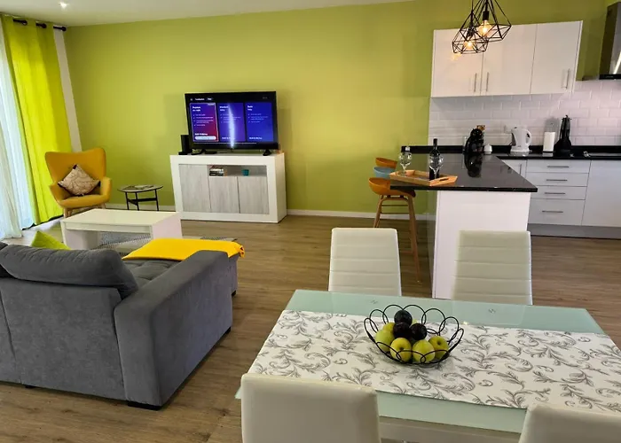 D - Delightful With Free Private Parking Apartamento *