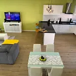 Apartmán D - Delightful With Free Private Parking