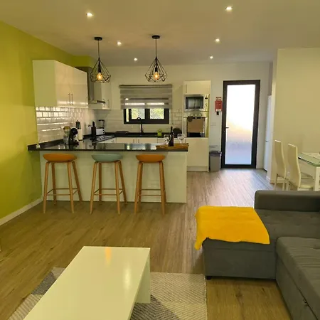 Delightful With Free Private Parking Machico (Madeira)