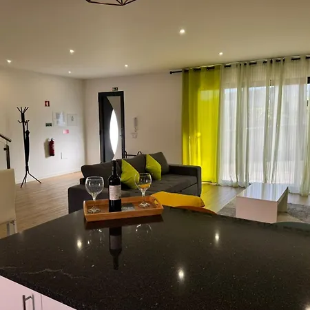 Apartamento Delightful With Free Private Parking