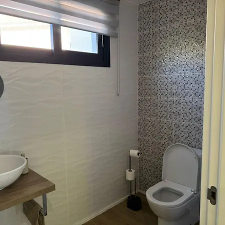 D - Delightful With Free Private Parking Апартаменты Машику