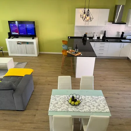 Apartamento Delightful With Free Private Parking