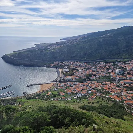 D - Delightful With Free Private Parking