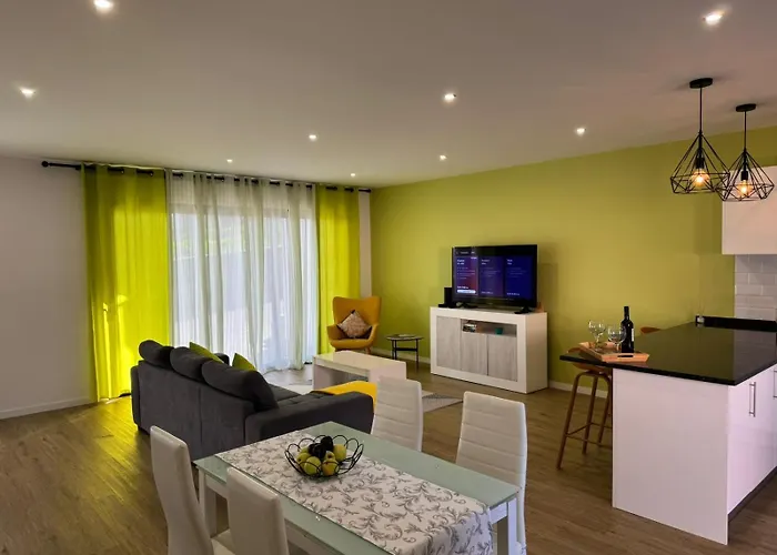 D - Delightful With Free Private Parking Daire